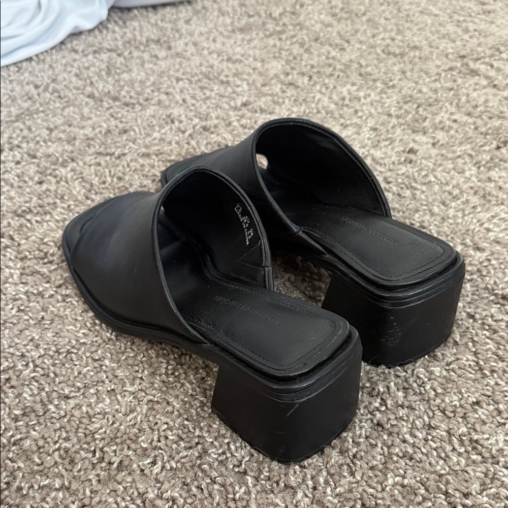 Chic Black Block Heel Mules